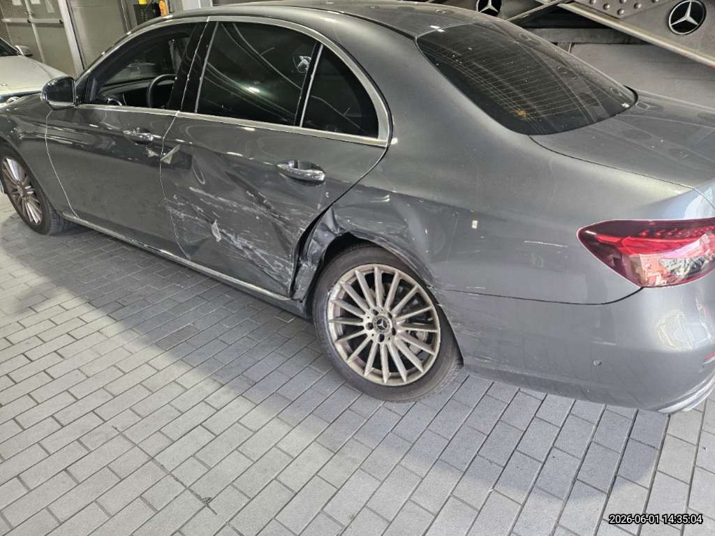 Mercedes-Benz E250 Automatic