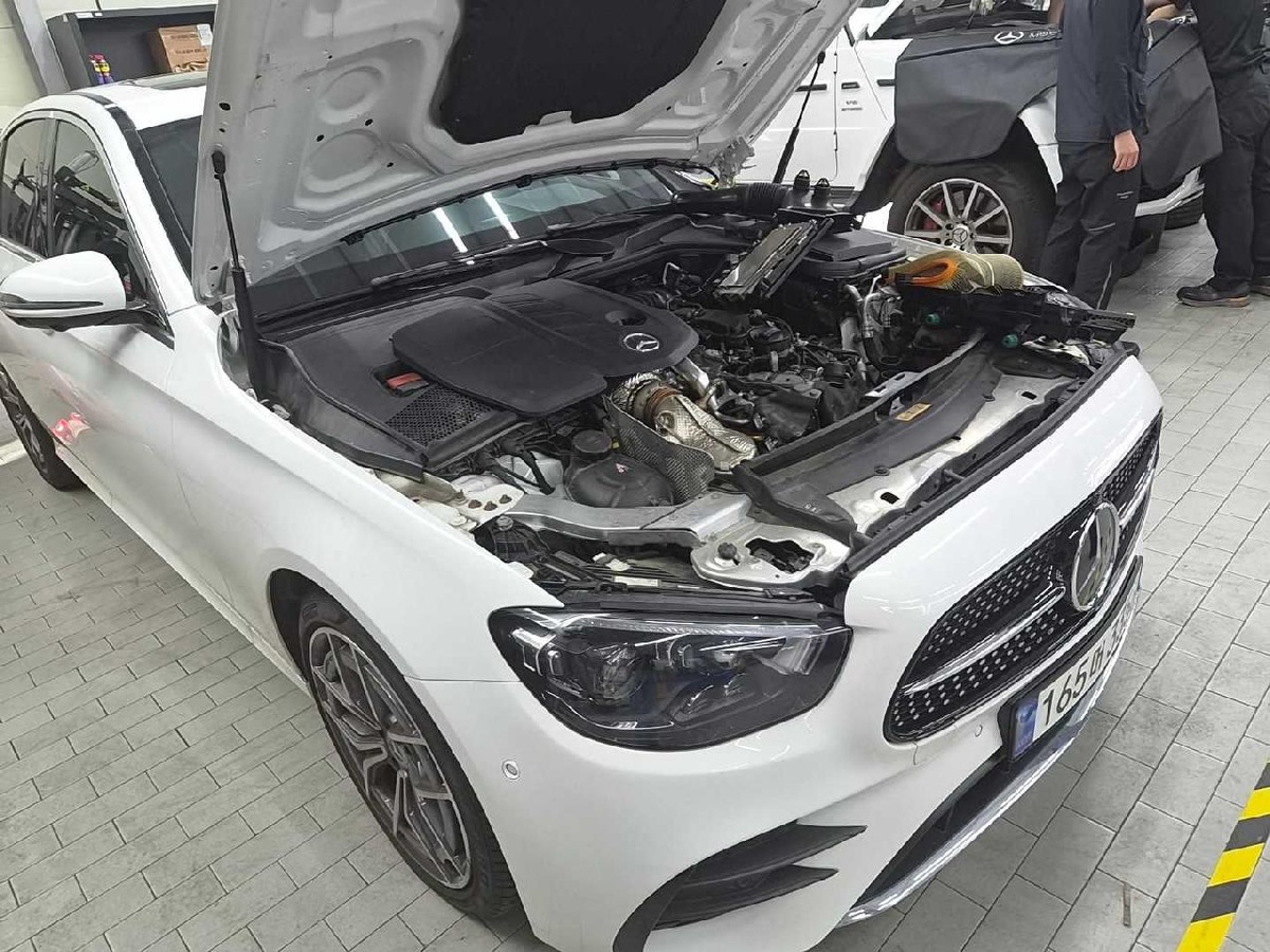 Mercedes-Benz Mercedes E220d 4MATIC Automatic